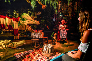 Madame Freudenreich füttert ihre Dinos mit Gugelhupf - Foto 3