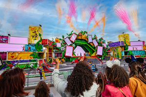 Disneyland® Paris enthüllt neues Show-Spektakel: Alice & the Queen of Hearts