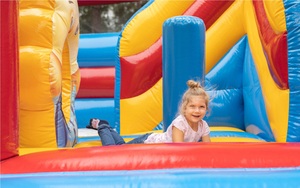 Hüpfburg-Party im Magic Park Verden:
Neun Tage voller Springspaß