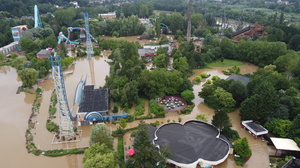 Nur noch wenige Flächen schauen in der Mitte des Parks aus dem Wasser hervor.