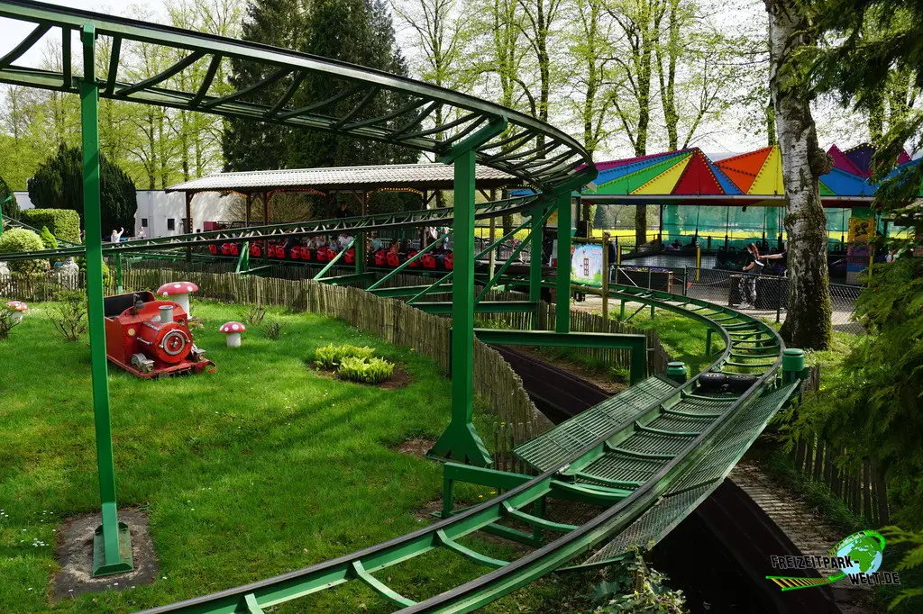 Achtbaan im Amusementspark Tivoli - 2024