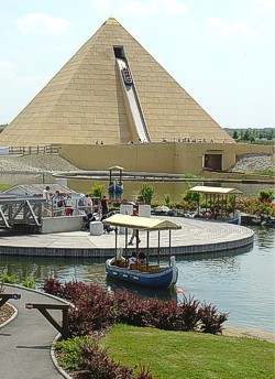 Die Wildwasserbahn Fluch des Pharao