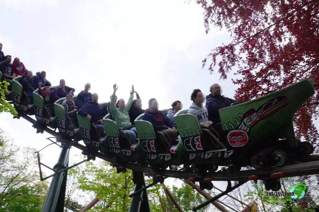 Wakala im Bellewaerde Park - 2023: Zweiter Drop nach der Boost-Section