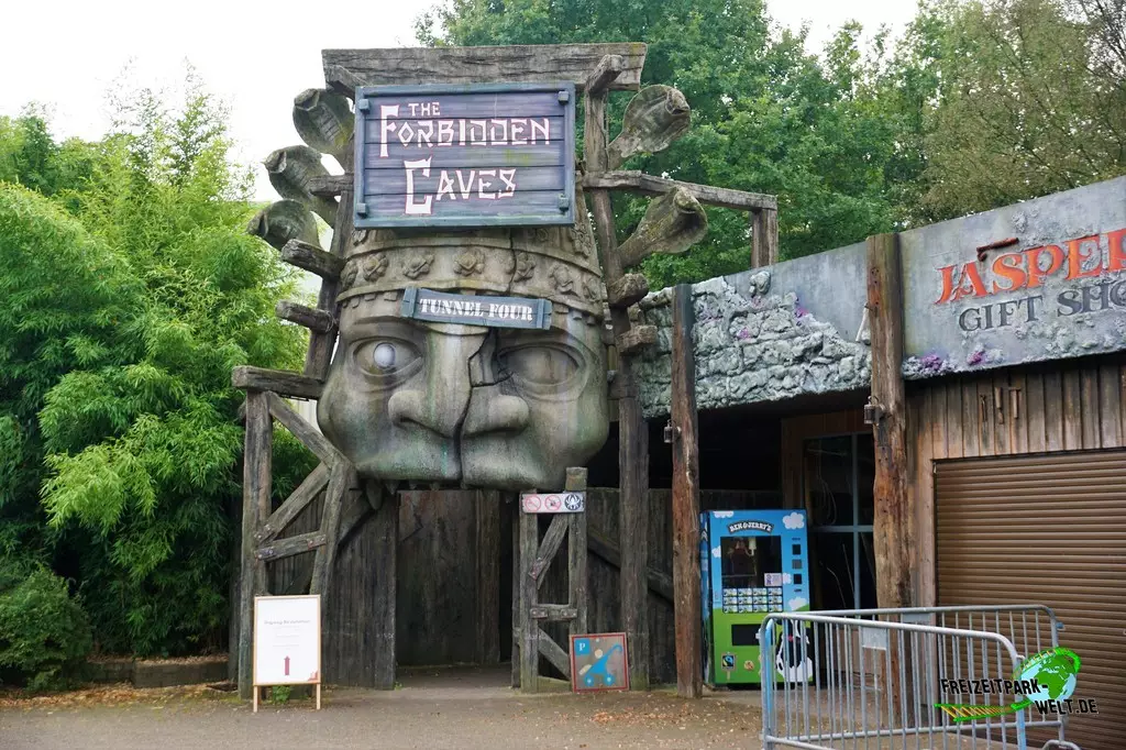 The Forbidden Caves im Bobbejaanland - 2021: Der im Jahr 2021 geschlossene Eingang zur 