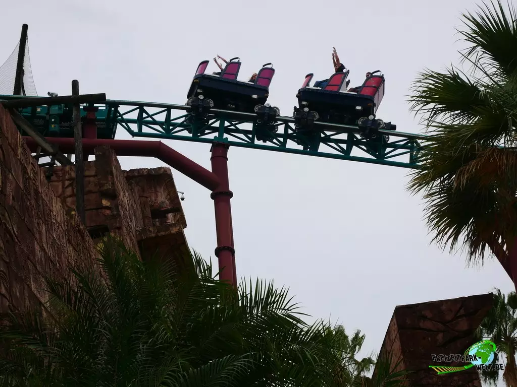 Cobra's Curse im Busch Gardens Tampa - 2022