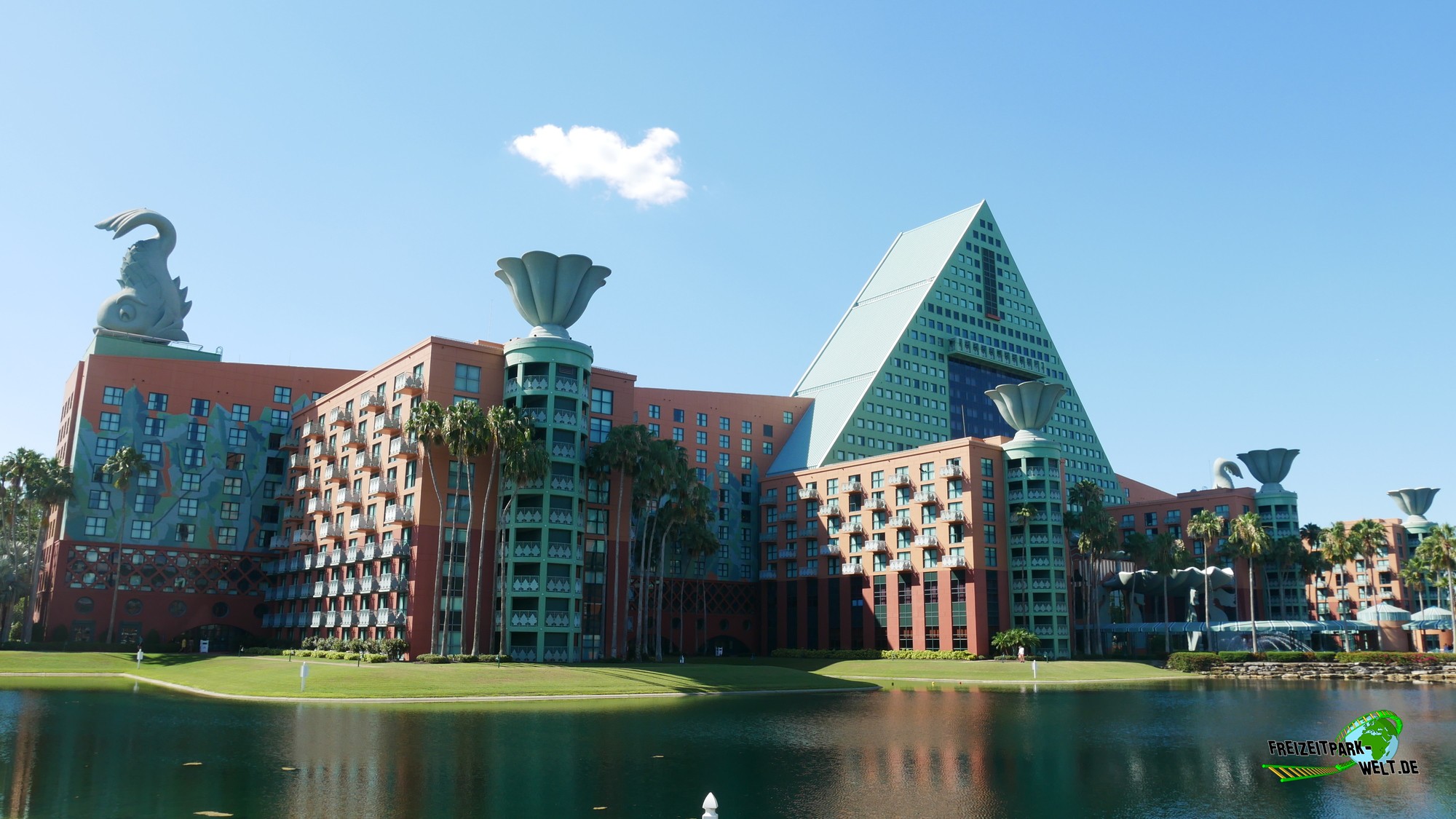 Walt Disney World Dolphin Hotel - Disneys Magic Kingdom | Freizeitpark