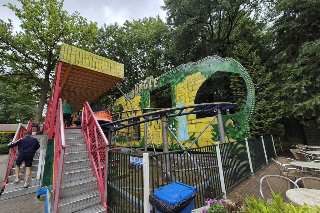 Jungle im Drouwenerzand - 2025: Ziemlich ungewöhnlich und kurios: Der Spinning Coaster Jungle