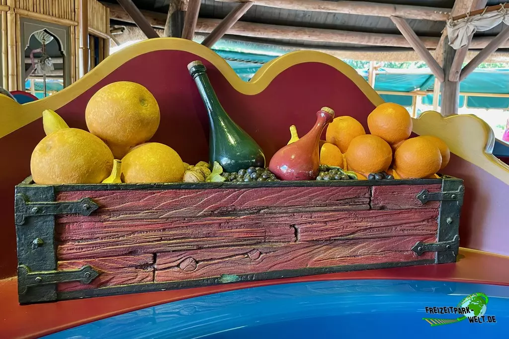 Sirocco im Efteling - 2022: Auch Details findet man in den Handelsschiffen ausreichend.