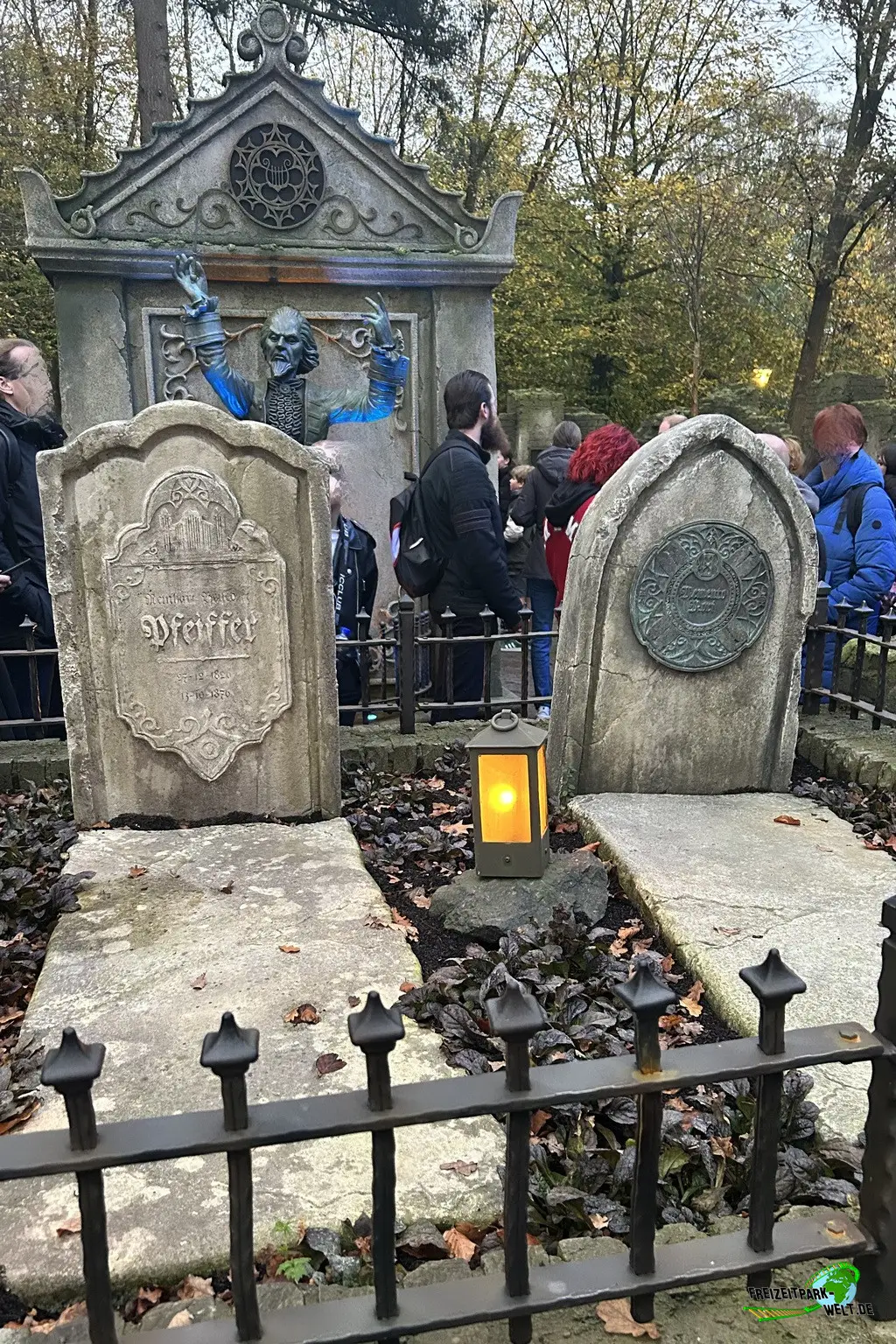 Danse Macabre im Efteling - 2024: Der Friedhof