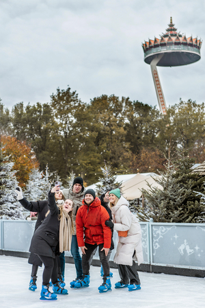 Die Eislaufbahn wird in diesem Jahr noch größer - Foto 1