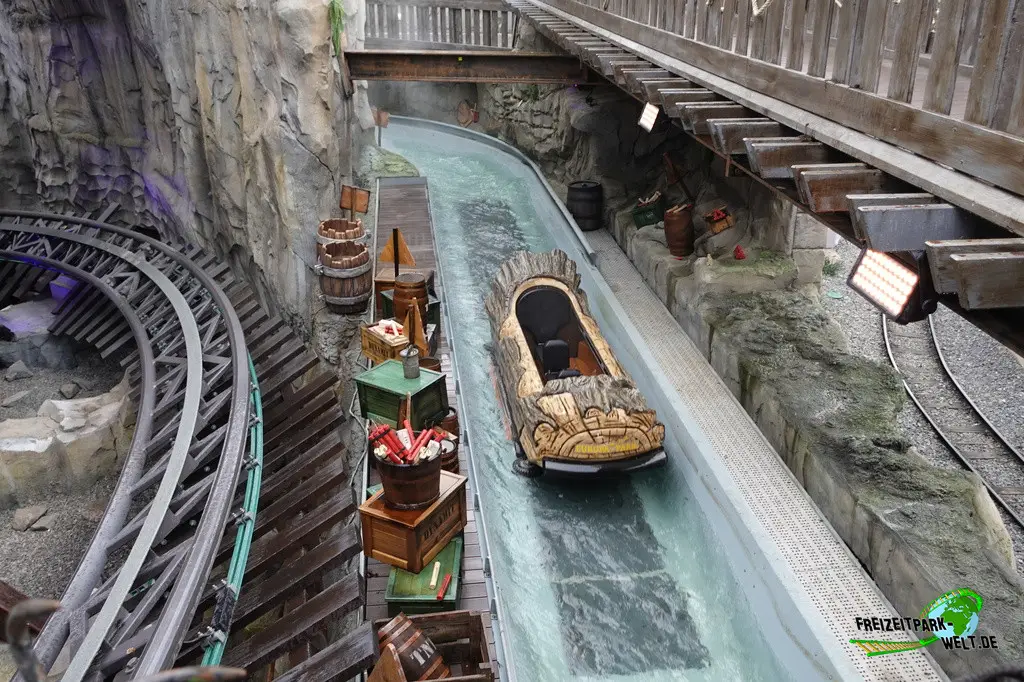 Tiroler Wildwasserbahn im Europa-Park - 2024: Auch im Winter steht den Besuchern die Wasserbahn (über 0 Grad) zur Verfügung