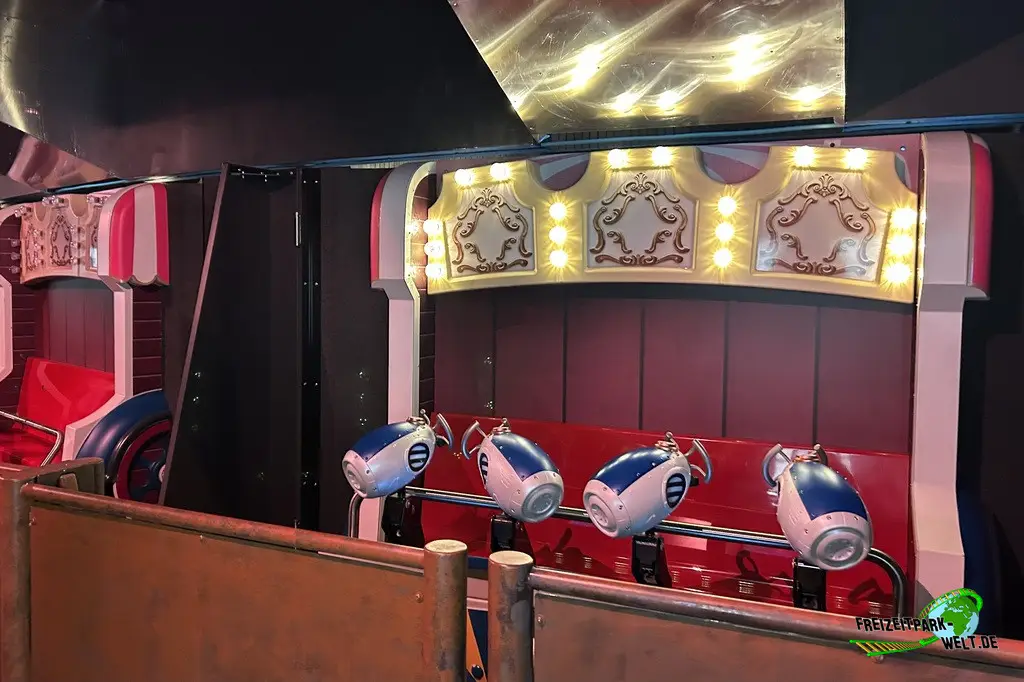 GRAND PRIX EDventure im Europa-Park - 2025: Die Gondeln sind sehr interessant und wirken überdimensional - eben wie für Ed 