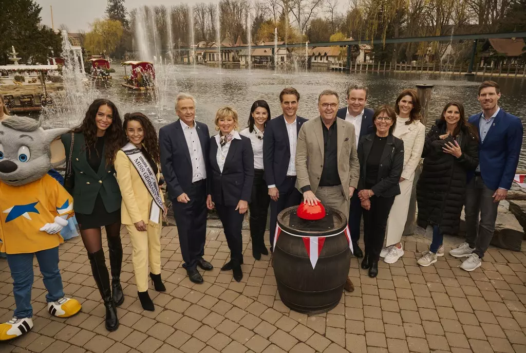 Josefinas kaiserliche Zauberreise im Europa-Park - 2022: Die Inhaberfamilie Mack eröffnet