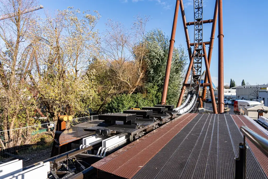 Voltron Nevera  im Europa-Park - 2023: In den nächsten Wochen folgen die ersten Testfahrten der neuen Achterbahn