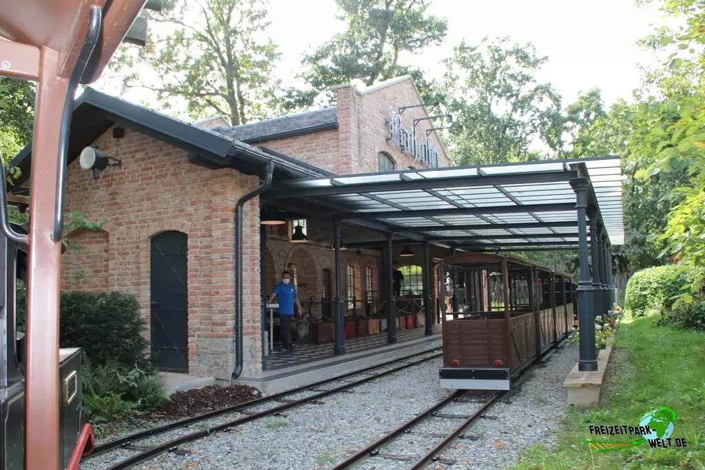 Waldexpress im Familypark - 2020: Der Bahnhof des Waldexpress ist einer der liebevollen Neuheiten der letzten Jahre.