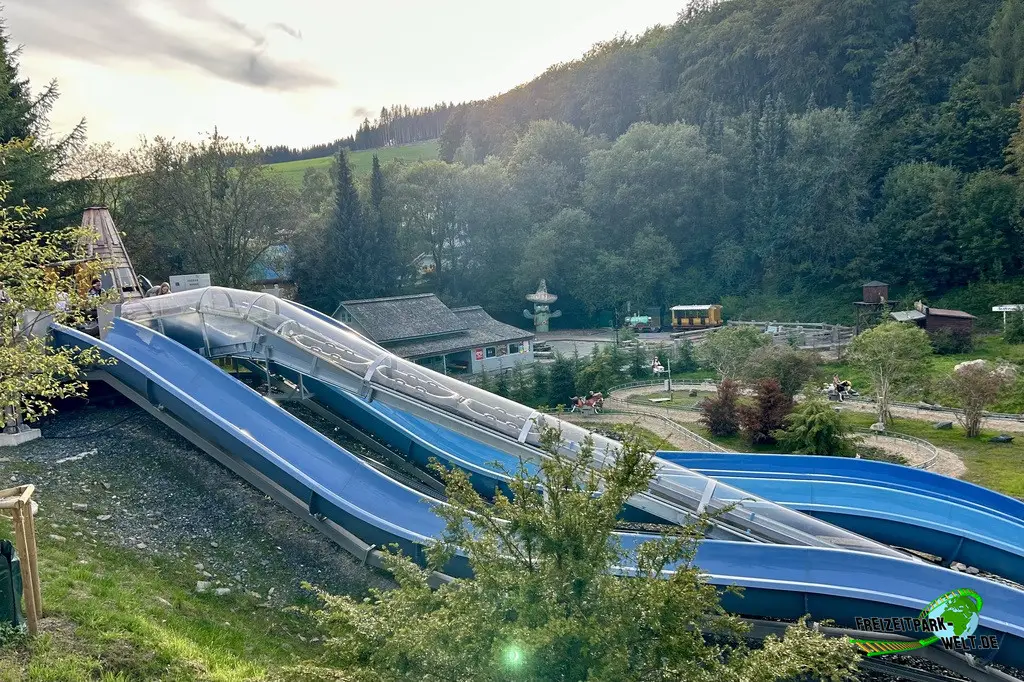 YAKARIs rutschige Wasserfälle im FORT FUN Abenteuerland - 2023