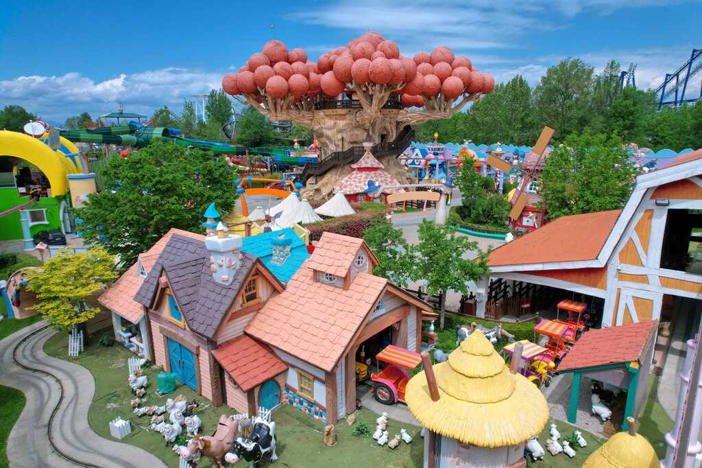 Gardaland Park_Fantasy Kingdom-DJI_0632.jpg