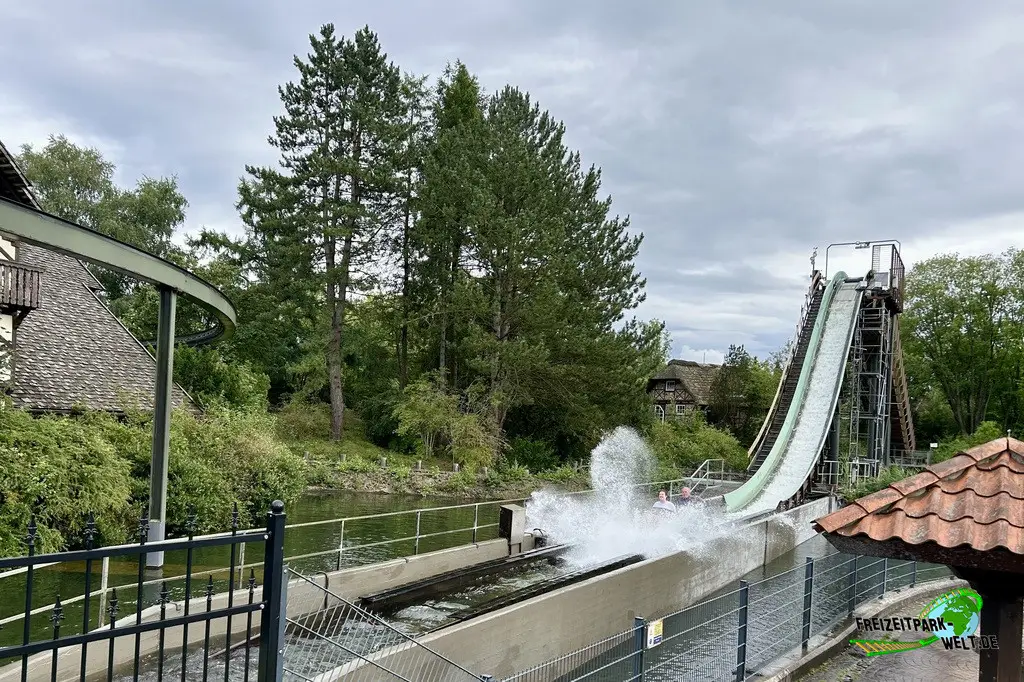 Wildwasserbahn im Heide Park Resort - 2025