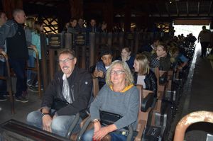 Ein ganz besonderes Erlebnis für Rollstuhlfahrerin Annette Krämer: Dank einer vorzüglichen Betreuung der Heide Park Mitarbeiter durfte sie sogar Colossos fahren - Foto 2