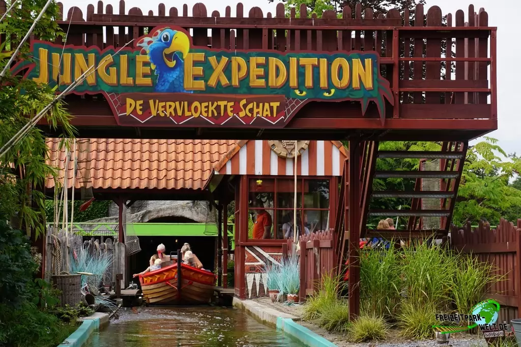 Jungle Expedition im Avonturenpark Hellendoorn - 2020: Nett gemachter und nun deutlich mehr bepflanzter Stationsbereich.