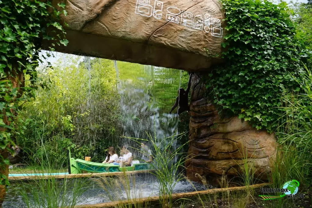 Jungle Expedition im Avonturenpark Hellendoorn - 2020: Auch einige Begegnungen mit den anderen Expeditionsteilnehmern gibt es während der Fahrt.