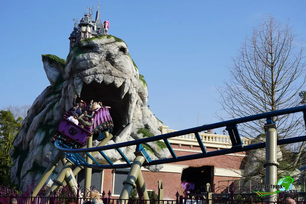 100% Wolf im Plopsaland Deutschland - 2026: Mit Speed durch das Wolfsmaul