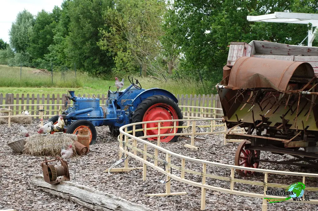 Pferdereitbahn im Holland-Park - 2025