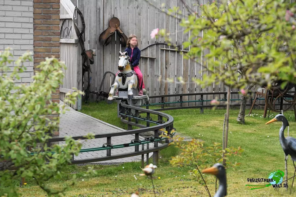 Elektrische Pferdereitbahn im Jaderpark - 2022