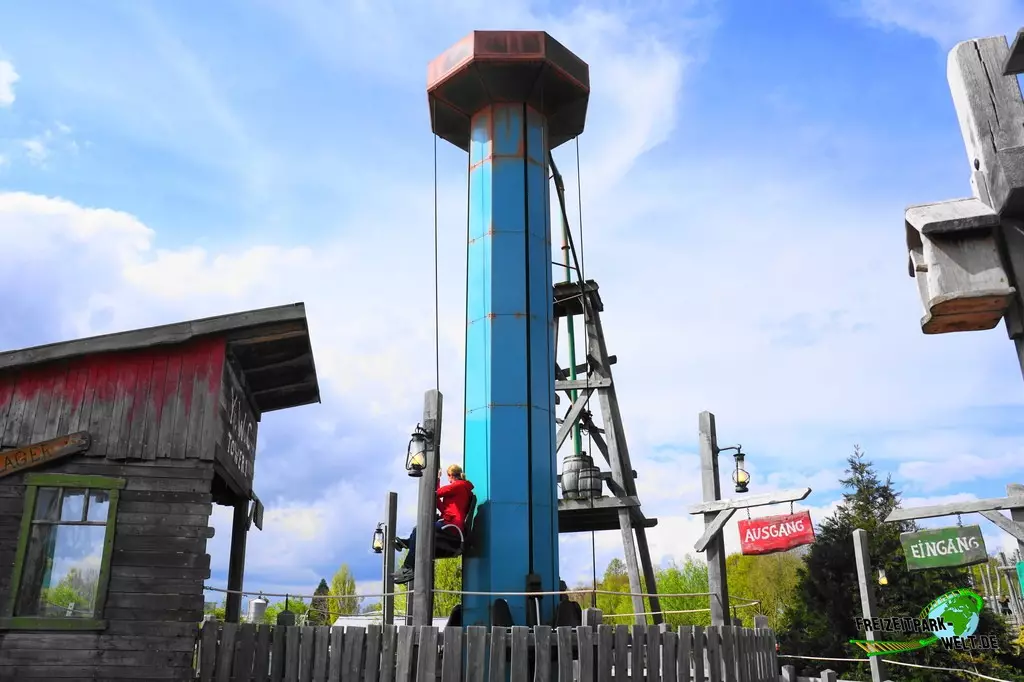 Yellowstone Tower im Jaderpark - 2022