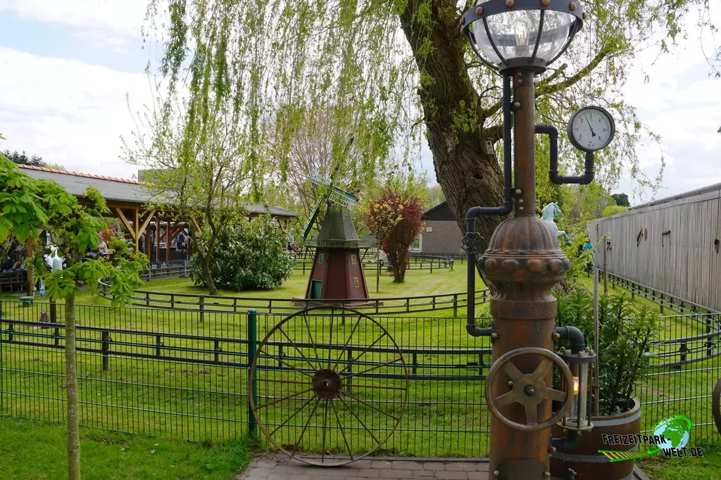 Elektrische Pferdereitbahn im Jaderpark - 2022