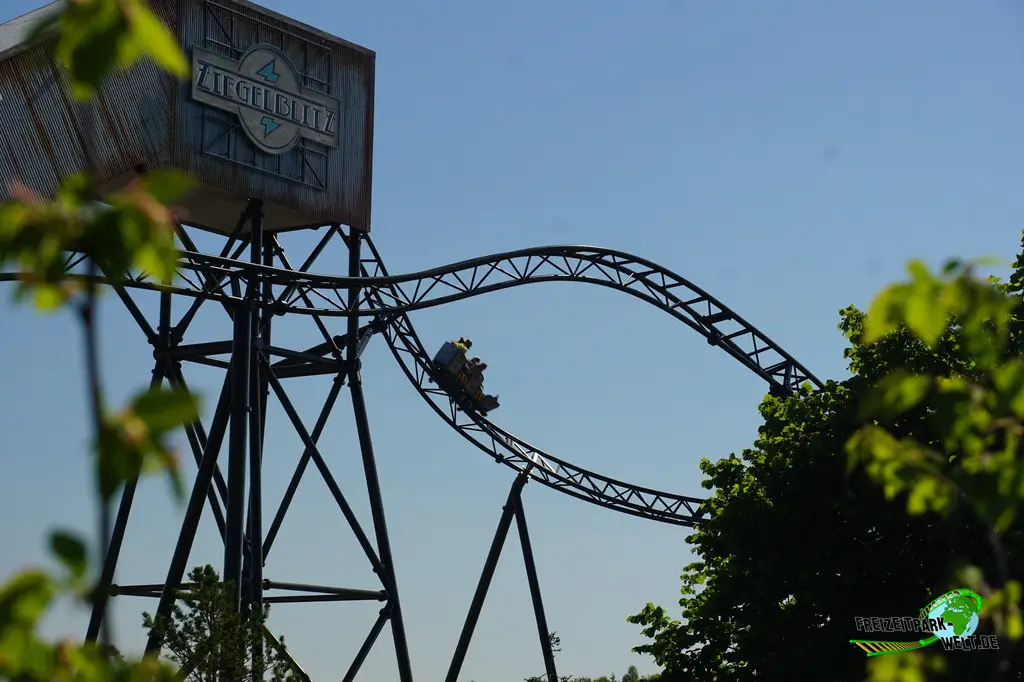 Ziegelblitz im Jaderpark - 2024: Der erste Drop ist recht steil