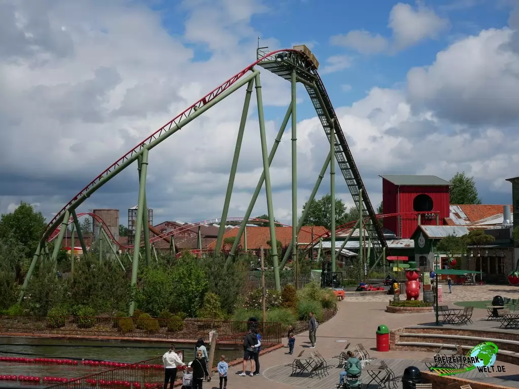 K2 in Karls Erlebnis-Dorf Elstal - 2020: Auch 2020 noch das Highlight: Die K2-Achterbahn in Karls Erlebnisdorf Elstal