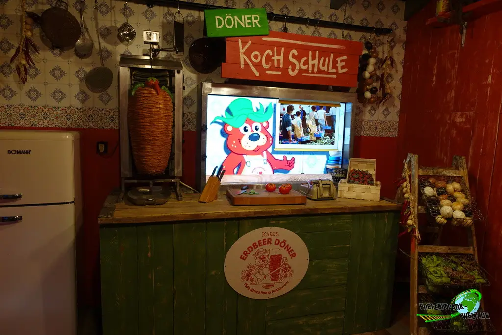 Erdbeer Döner in Karls Erlebnis-Dorf Elstal - 2025: Pre-Show