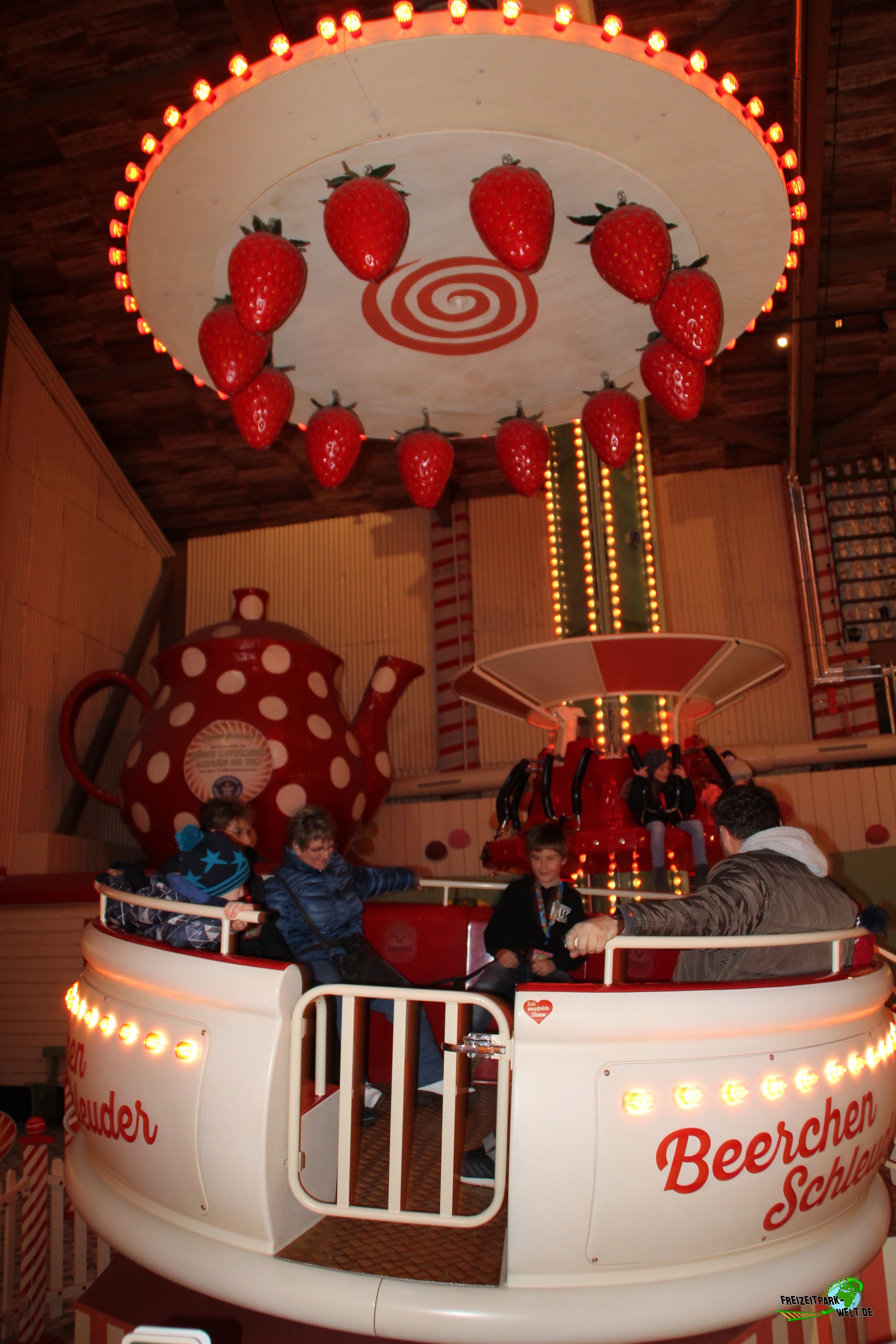 Beerchen-Schleuder - Karls Erlebnis-Dorf Elstal  Freizeitpark-Welt.de