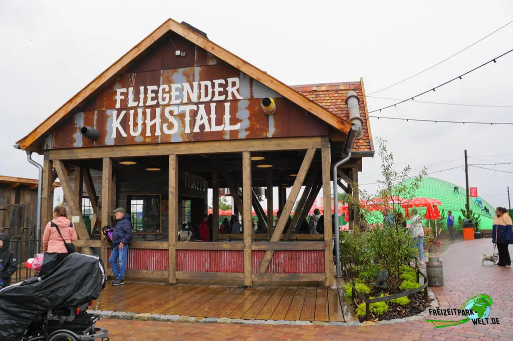 Fliegender Kuhstall in Karls Erlebnis-Dorf Loxstedt - 2025