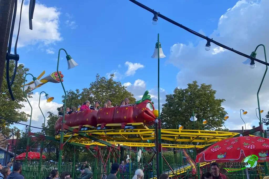 Erdbeer Raupenbahn in Karls Erlebnis-Dorf Oberhausen - 2026