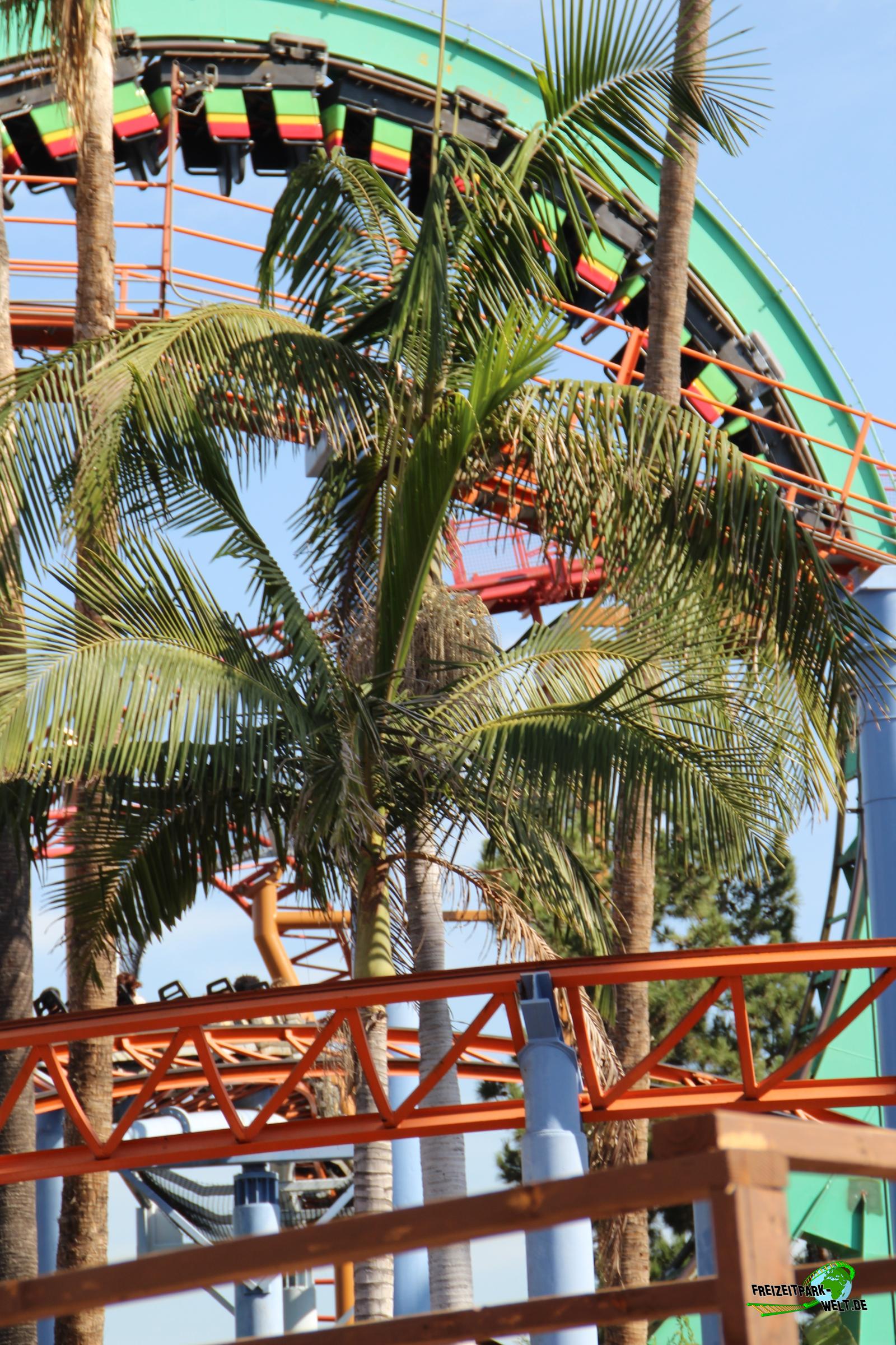 Montezooma's Revenge - Knott's Berry Farm | Freizeitpark-Welt.de