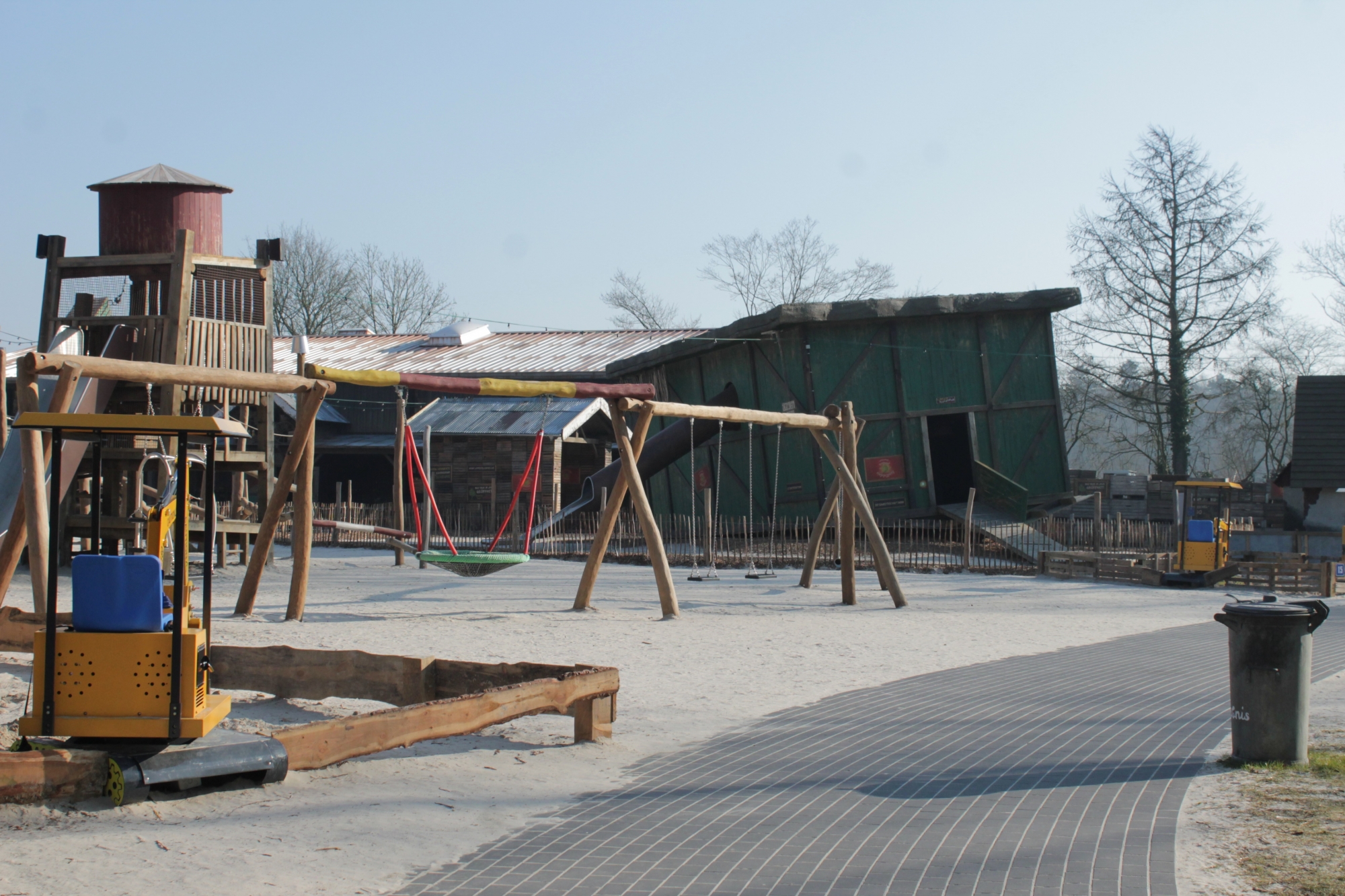 Kinderspielplatz - LandErlebnis Janßen Westerstede | Freizeitpark-Welt.de