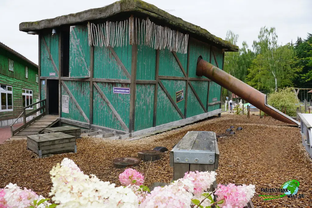 Umgedrehte Scheune im LandErlebnis Janßen Westerstede - 2025