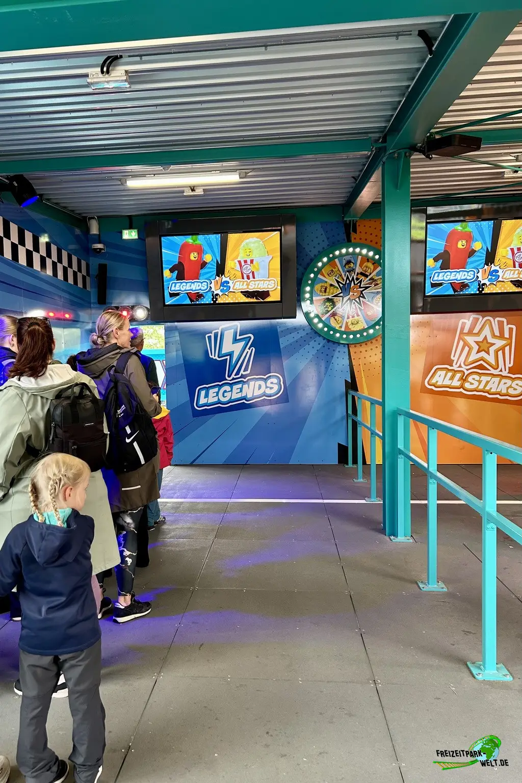 Minifigure Speedway im LEGOLAND® Billund - 2026: Hier entscheidet sich mit welcher Minifigur unser Team an den Start geht