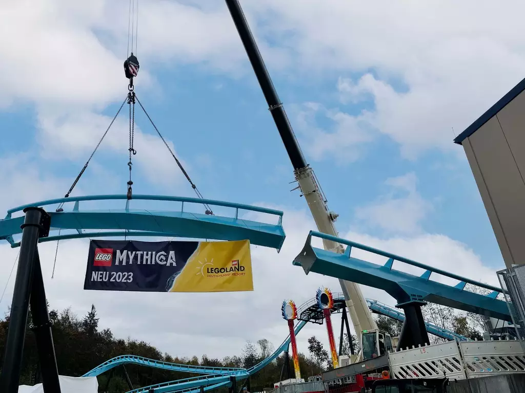 MAXIMUS - Der Flug des Wächters im LEGOLAND® Deutschland - 2022: Der neue Wing Coaster im LEGOLAND® Deutschland steht kurz vor der Vollendung.