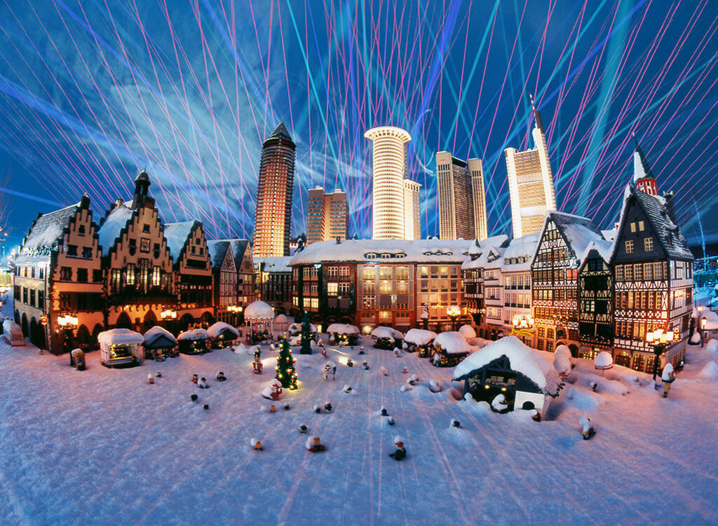 02_lld_winterwonder_lasershow_miniland.jpg