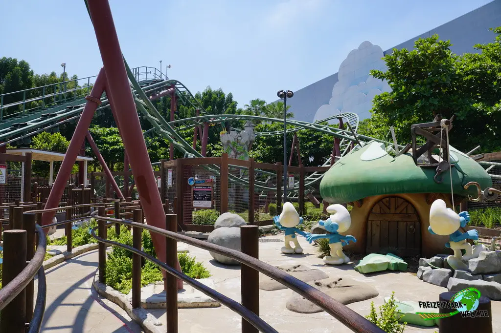 Smurf Village Express im MOTIONGATE Dubai - 2023