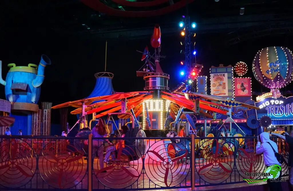 Penguin Air im MOTIONGATE Dubai - 2023