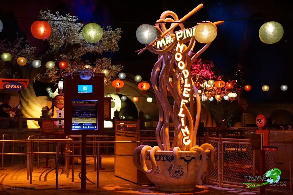 Mr. Ping's Noodle Fling im MOTIONGATE Dubai - 2023