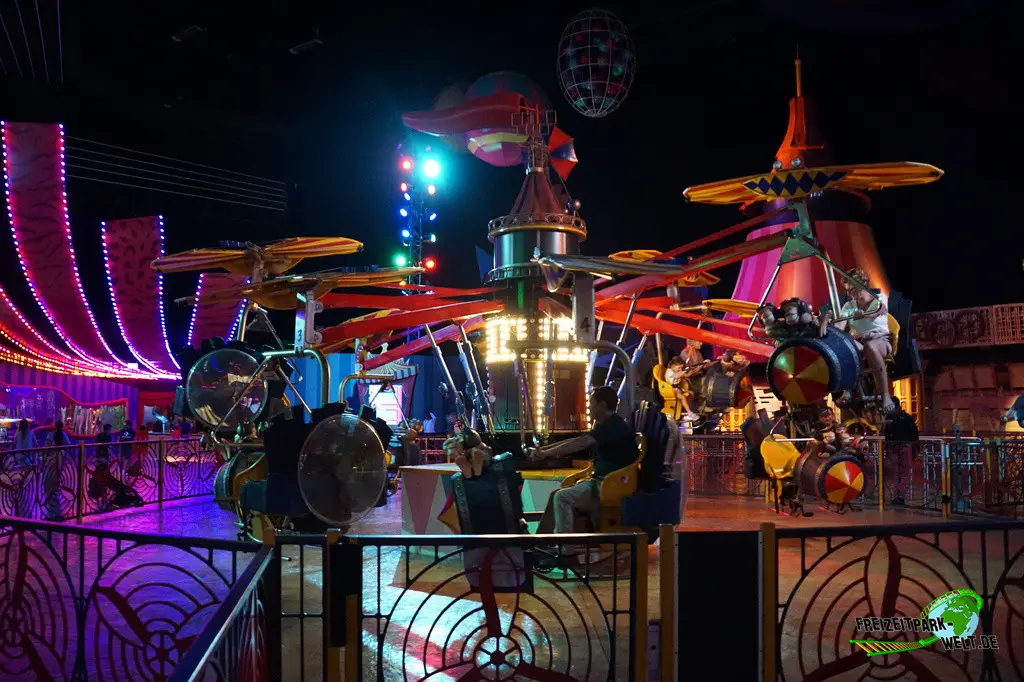 Penguin Air im MOTIONGATE Dubai - 2023