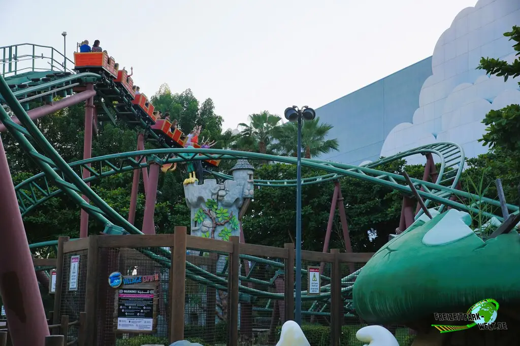 Smurf Village Express im MOTIONGATE Dubai - 2023