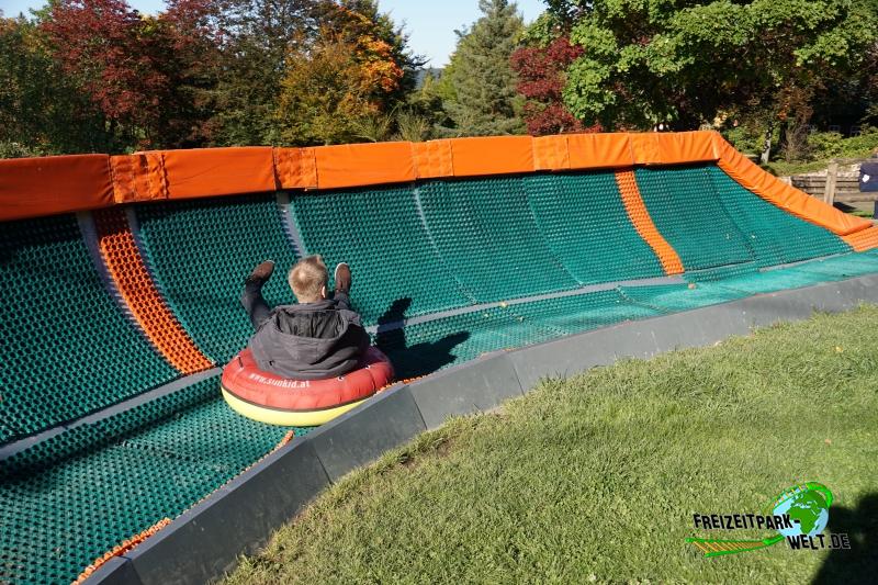Rothaartube im Panorama-Park Sauerland Wildpark - 2015: Relativ neu ist der Rothaartube nahe der Talstation der Sesselbahn