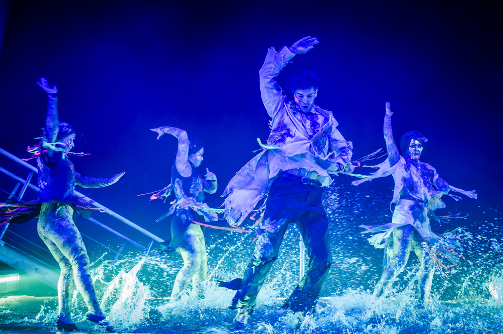 PEUR_SUR_LE_PARC_-_LA_DERNIERE_DANSE_DU_SIRIUS-__SCAMBON.jpg