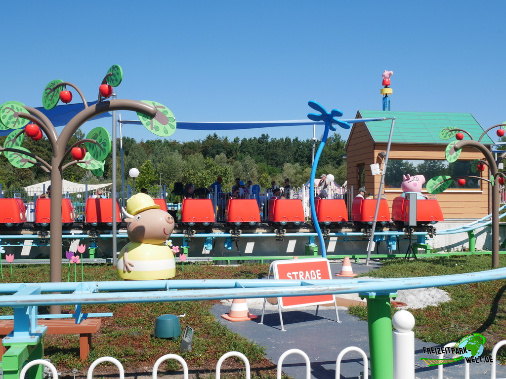 Papa Wutz' Achterbahn im Peppa Pig Park Günzburg - 2026